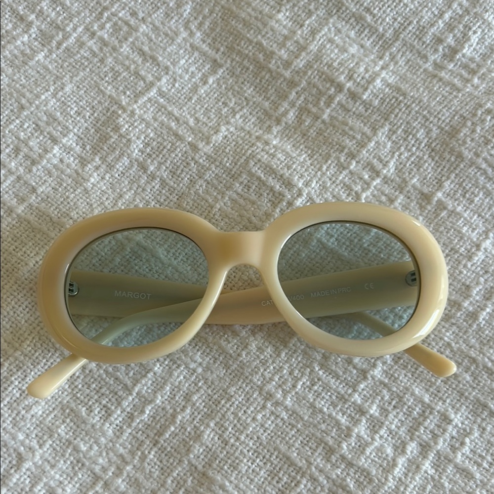 Lu Goldie Cream Oval Sunglasses